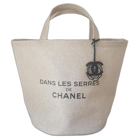 chanel tote bag dans les serres|LCRestore Collector’s “Dan Les Serres de Chanel” bucket tote.